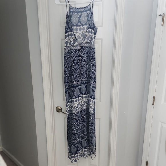 Lulus Navy And White Paisley Maxi Dress - Picture 3 of 4